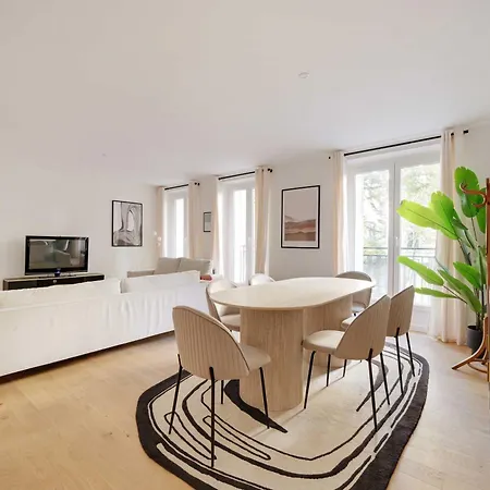 Superb A C - 2br 6p - St Germain-des-pres *